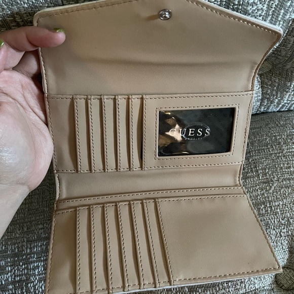 WALLET GUESS - Picture 3 of 3